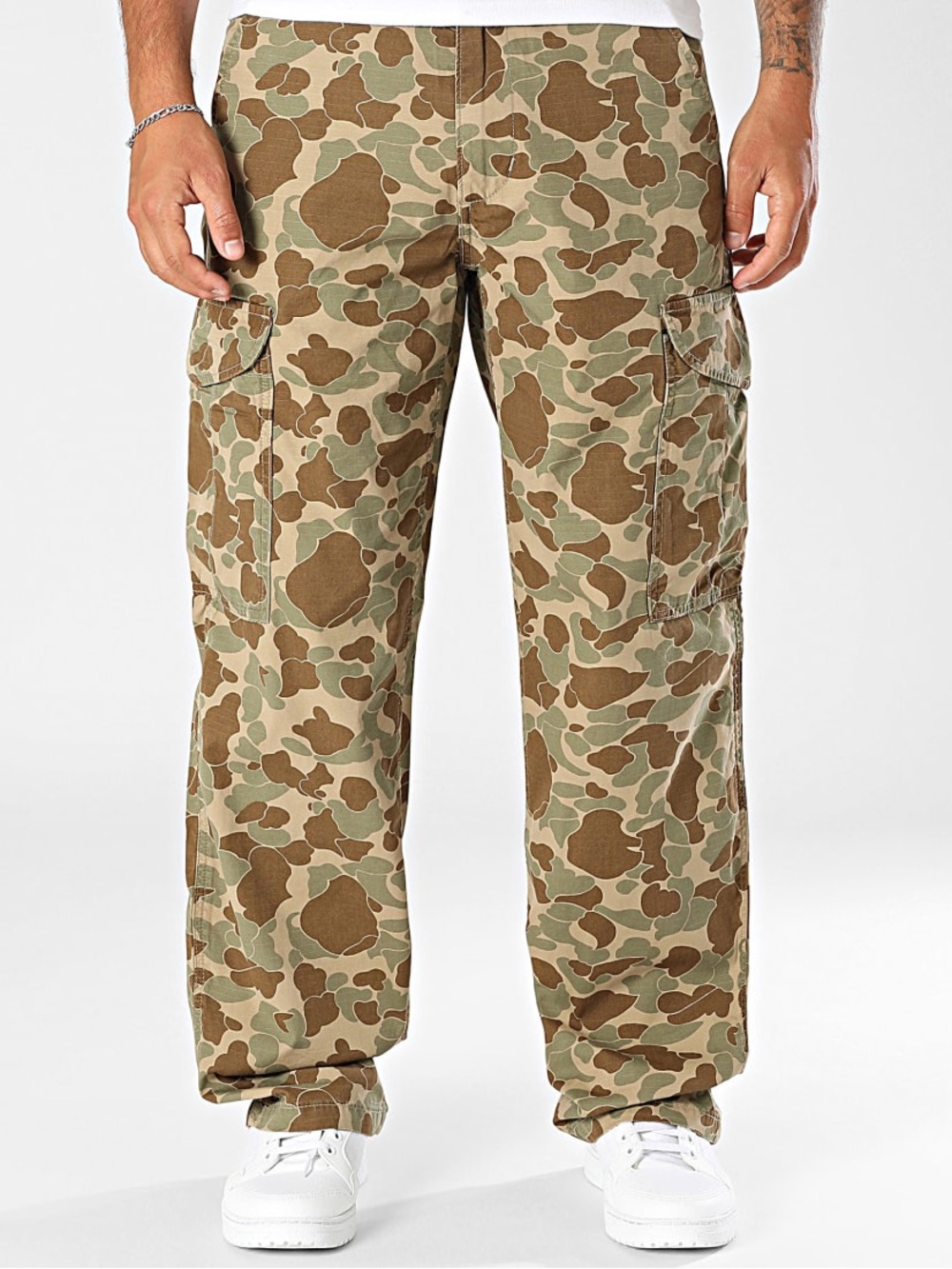 Levi's Camo Cargo Shorts in Brown and Green - Picture 8 of 10